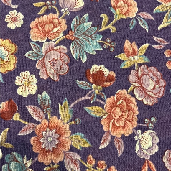 Vintage Purple & Pink Floral Pattern Fabric - 3 yards - Picture 3 of 4